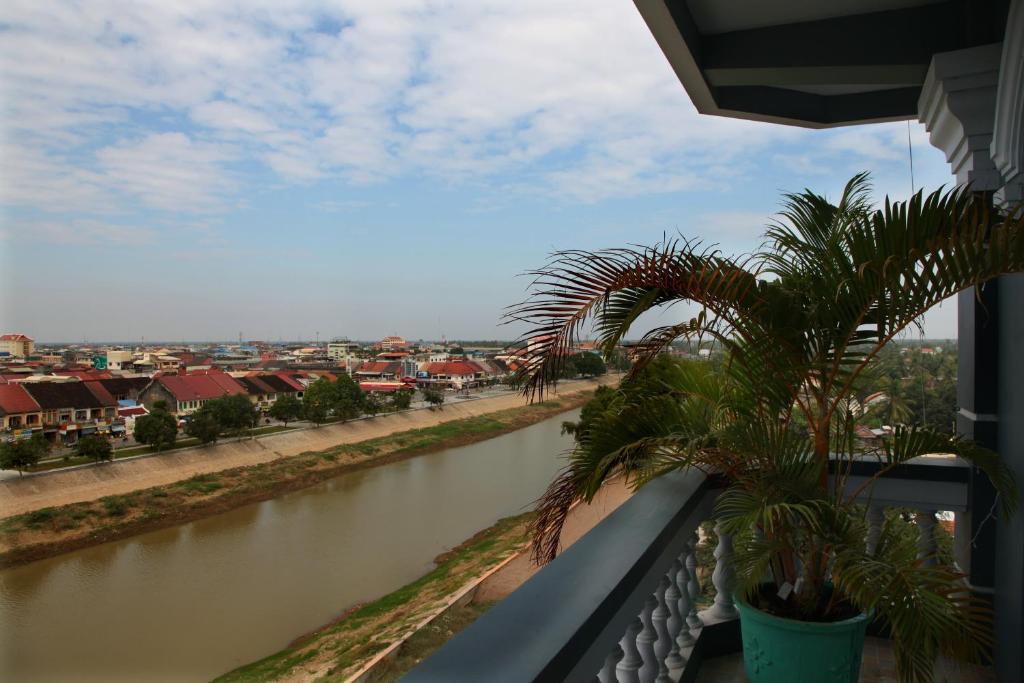 King Fy Hotel Battambang Room photo